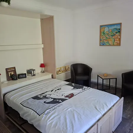 Le Domaine Des Bellevesasses Homestay